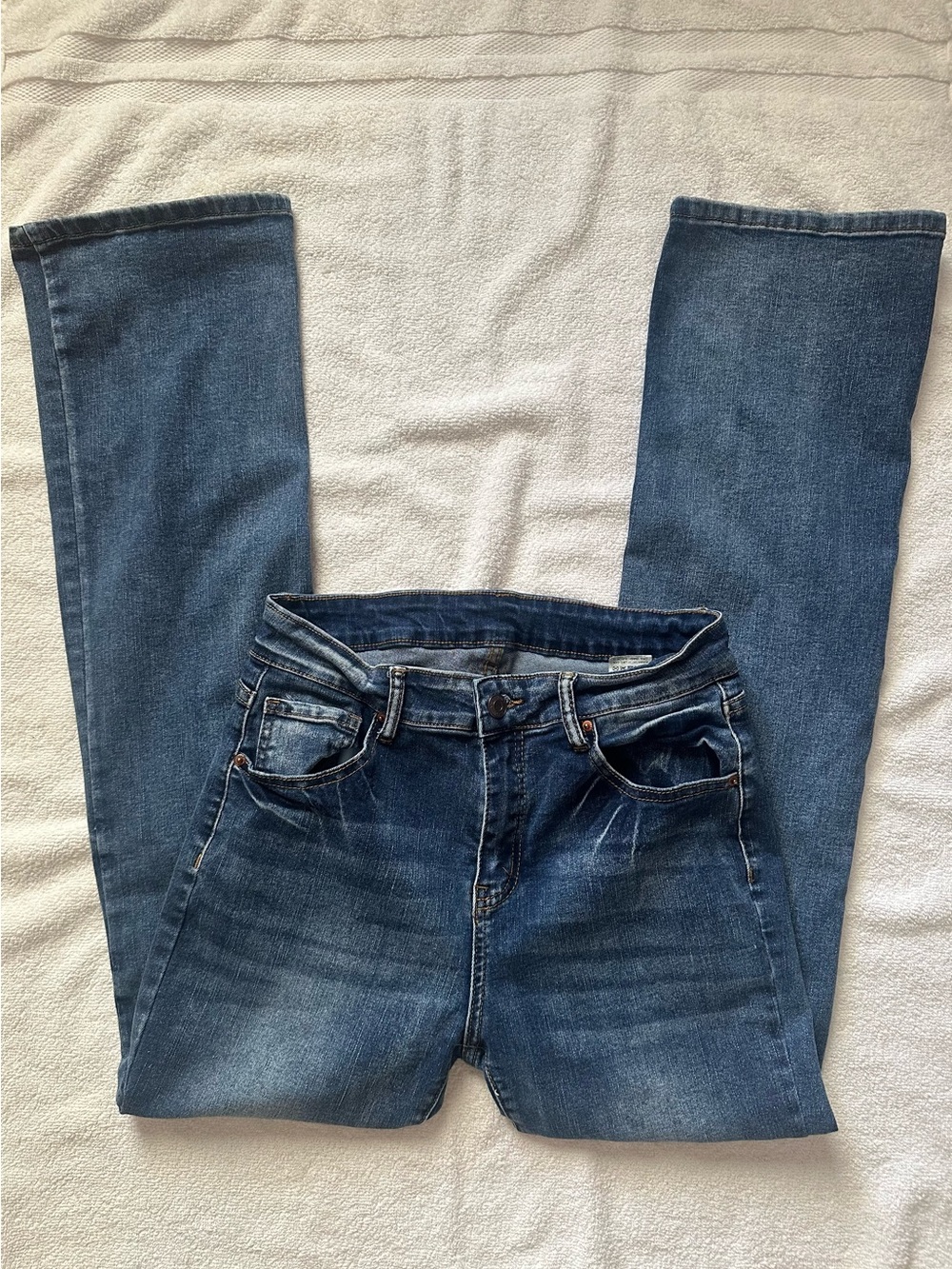 Classic Straight-Leg Jeans in Blue Wash